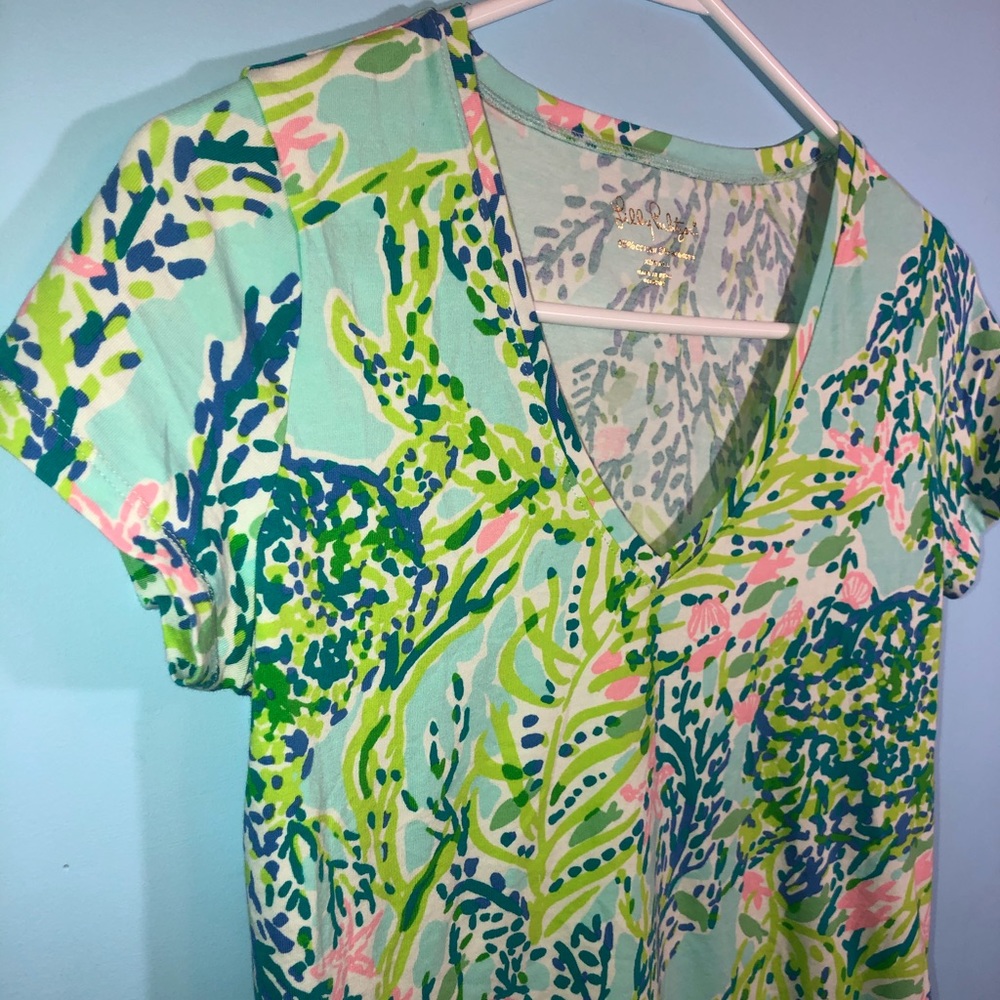 LILY PULITZER V NECK SHIRT